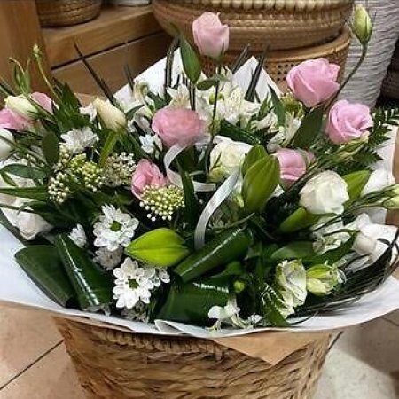 לבן וורוד בייבי בסל